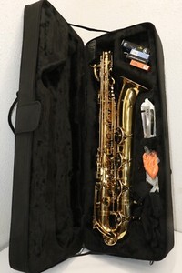 Mendini by Cecilio Lacquer Yellow Brass Intermediate E Flat Saxophone MBS-30l