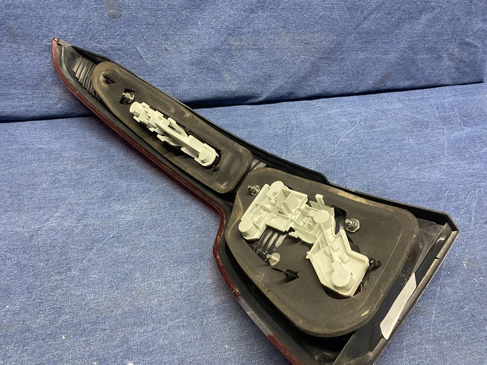 2004 - 2007 年沃尔沃 V50 右外尾灯总成很好干净明亮 — 第 4/4 张图片