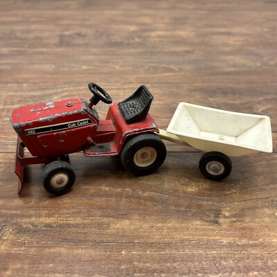 ERTL 1/16 International 682 Cub Cadet Lawn Garden Tractor W