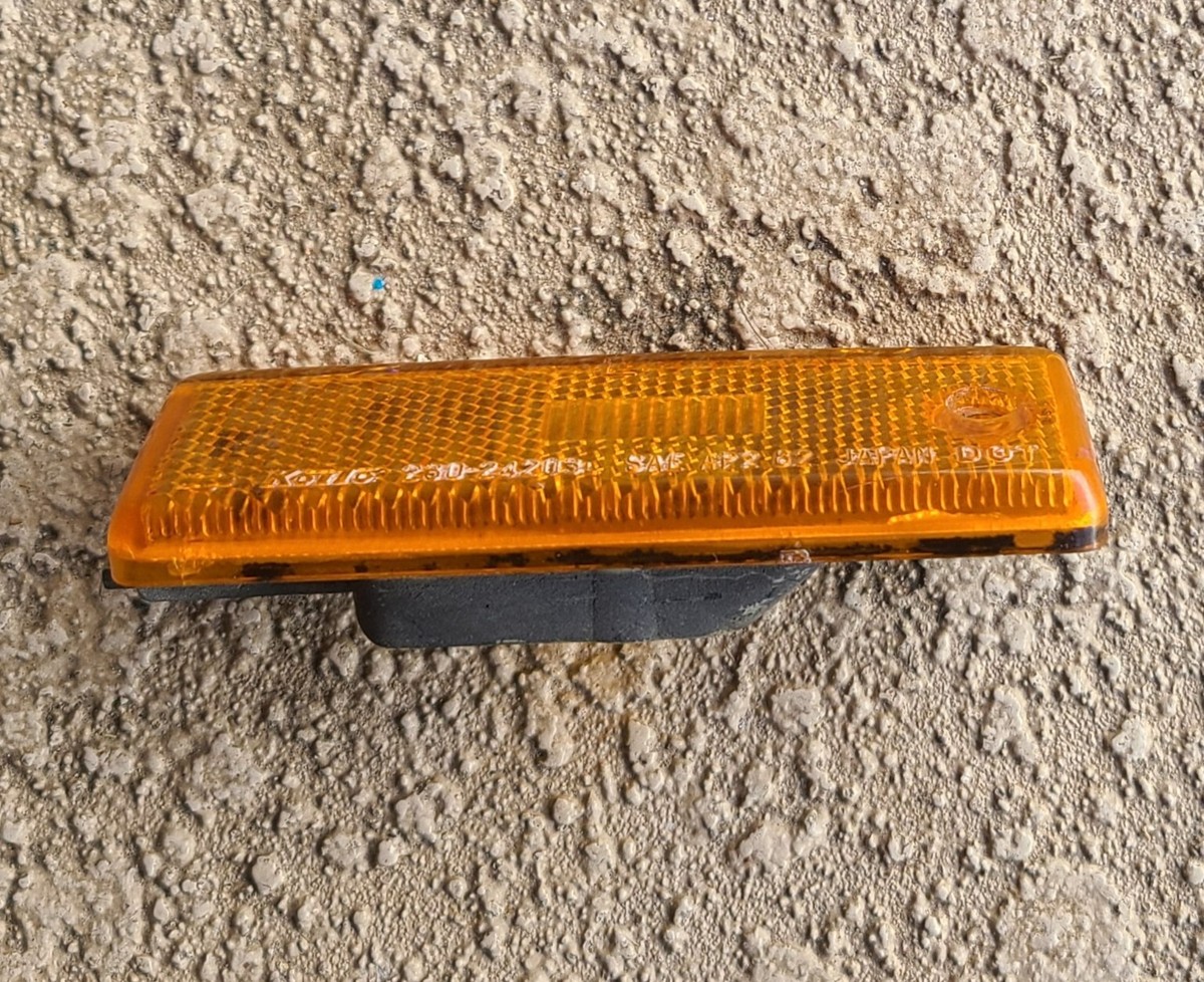 84 - 86 NISSAN 300ZX ORIGINAL LEFT / DRIVERS SIDE FRONT MARKER