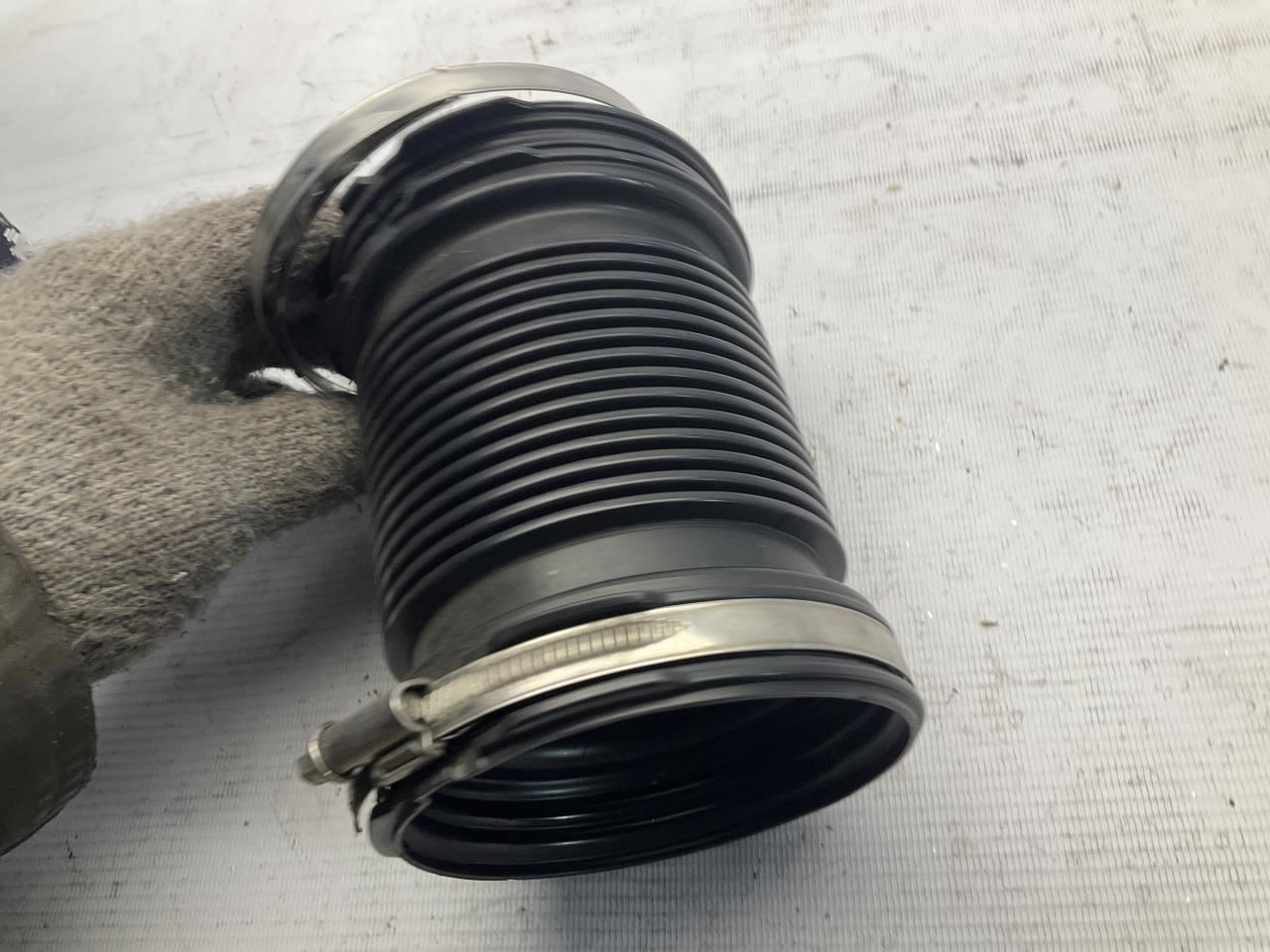 23-24 2023 Maserati Grecale Air Intake Tube Boot Q