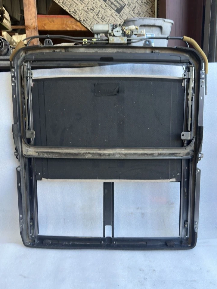 1995 1996 1997 LEXUS LS400 SUNROOF TRACK FRAME WITH TAN SHADE AND MOTOR - Image 2 of 3