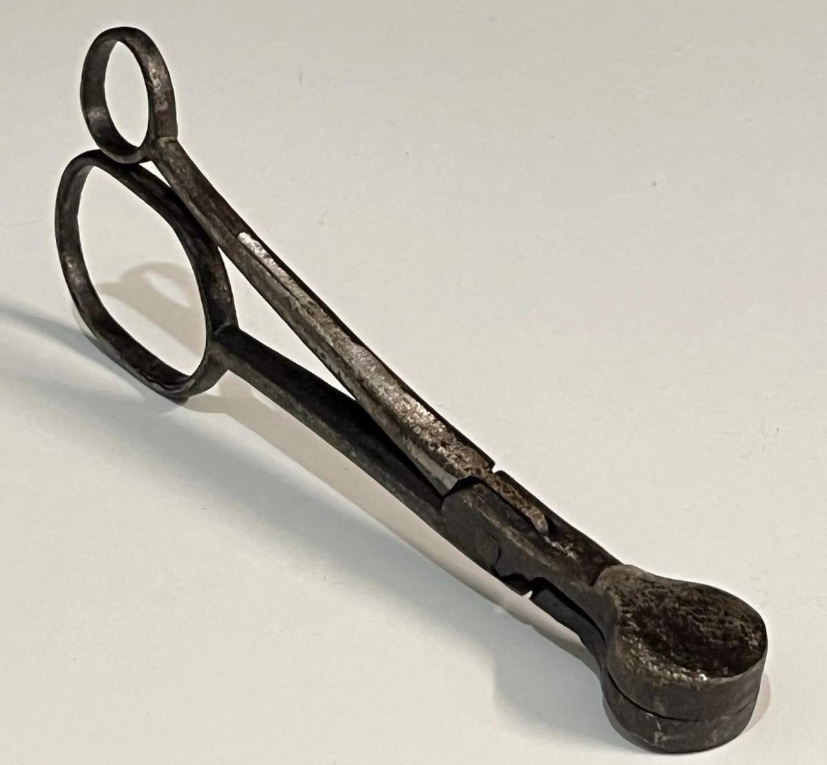 Ancien Maillet En Bois Et Fer – Outil De Coiffeur / Art Populaire – Manche 14,5 Cm