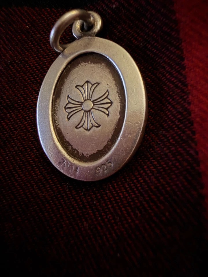 Colgante ángel ovalado corazones cromados plata de ley .925 Foto 4 de 4