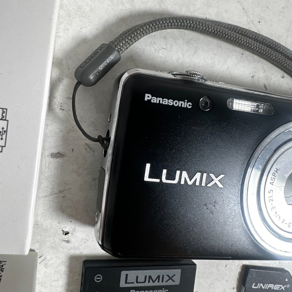 Panasonic Lumix DMC FS40 Black 14 MP 5x Optical Zoom Compact