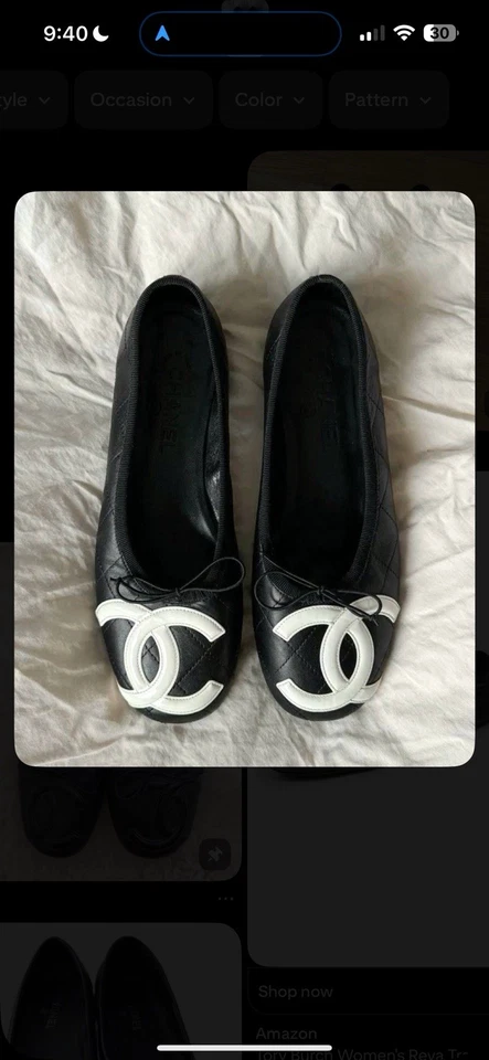 Chanel zapatos planos de ballet Cambon blanco y negro #Chanel #BalletFlats #Y2K #Coquette Foto 3 de 4