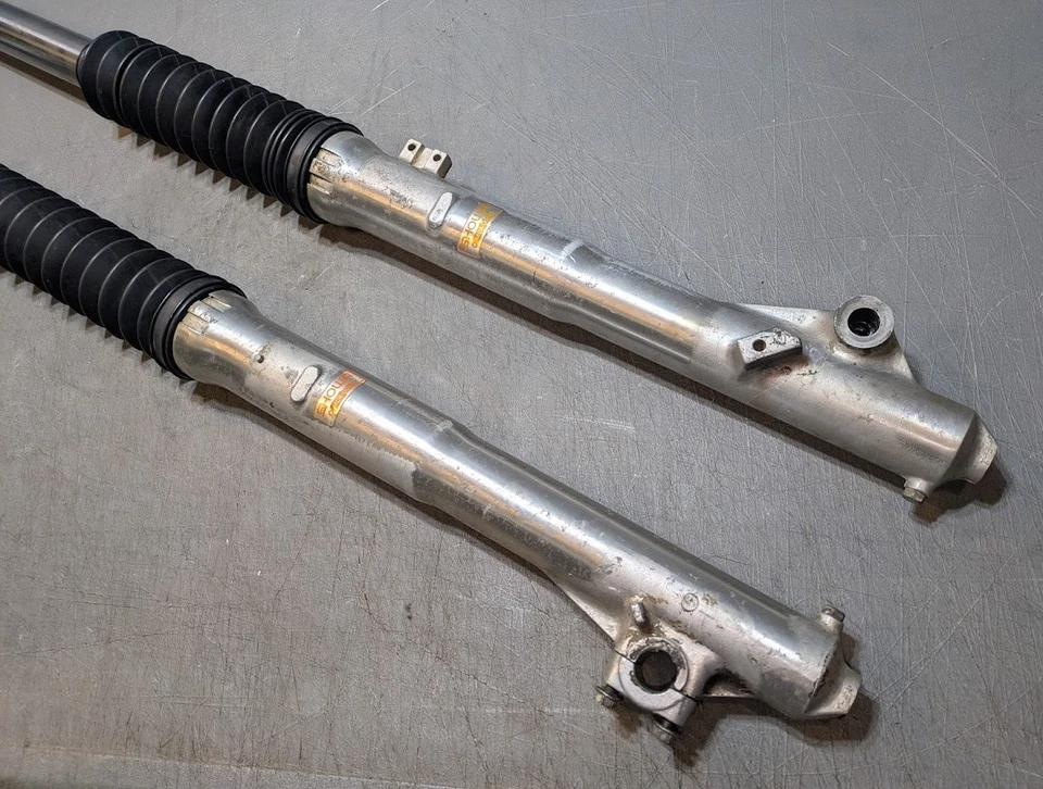 Juego de horquillas delanteras suspensión izquierda derecha honda xl500r Foto 3 de 4