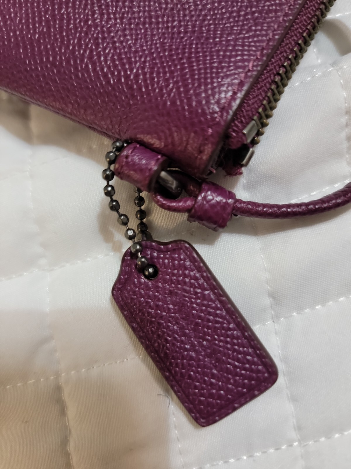 COACH OMBRE RIVETS Burgundy PEBBLED LEATHER WRISTLET … Gem