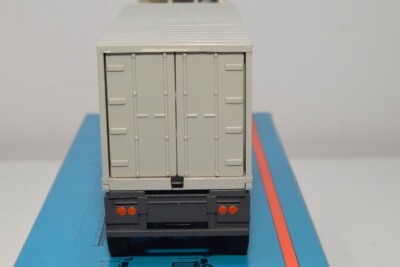 745801_4