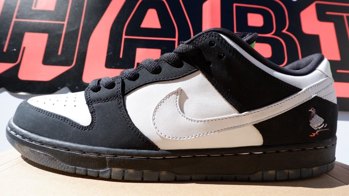 NEW Nike Dunk Low SB Panda Pigeon Size 11 SIGNED Jeff Staple
