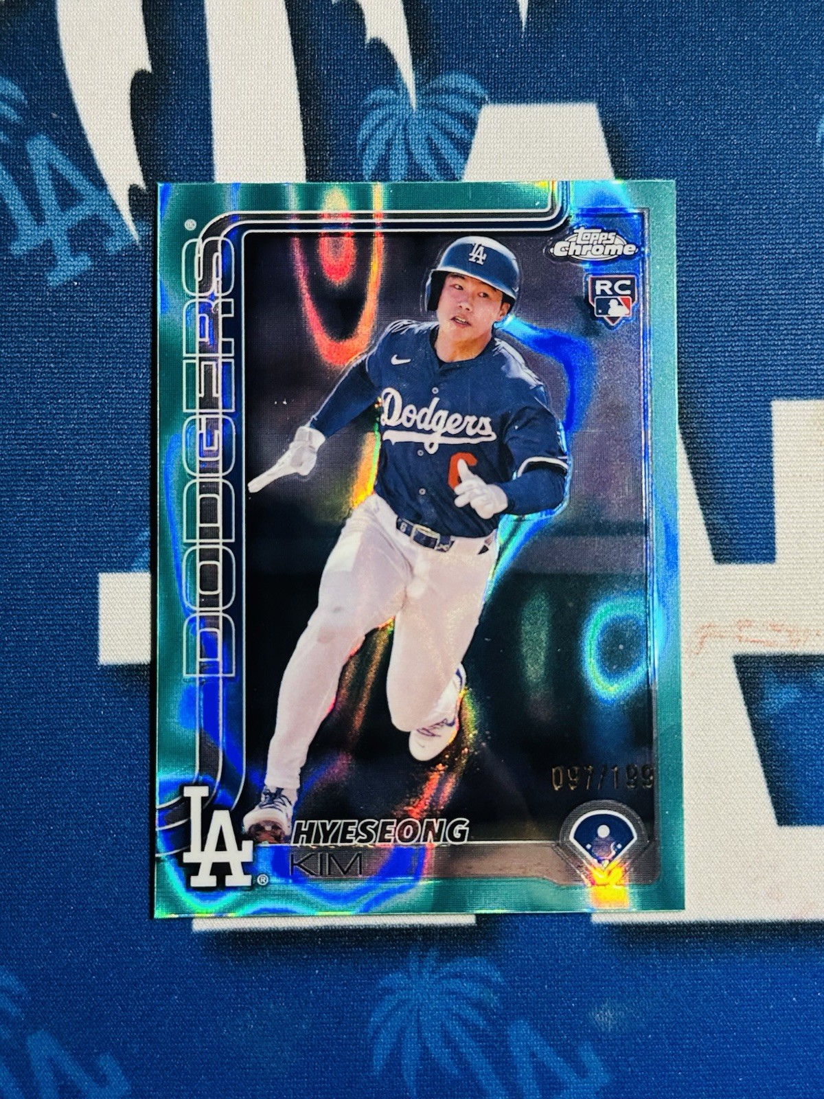 Hyeseong Kim 2025 Topps Chrome #152 Aqua Raywave Refractor /199 (RC) Dodgers