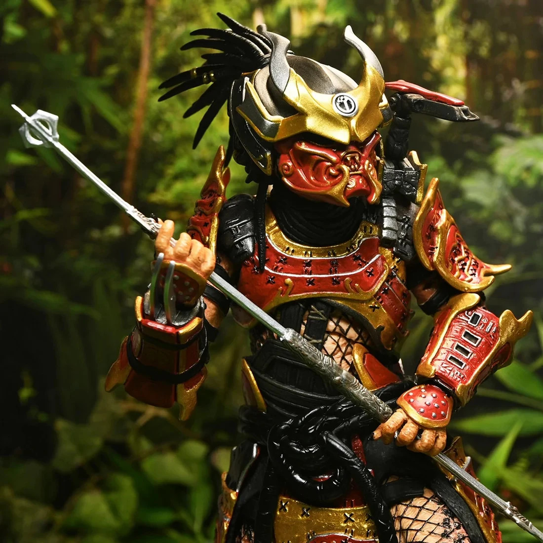 Figurine Predator Samurai Neca pour décoration de bureau de geek