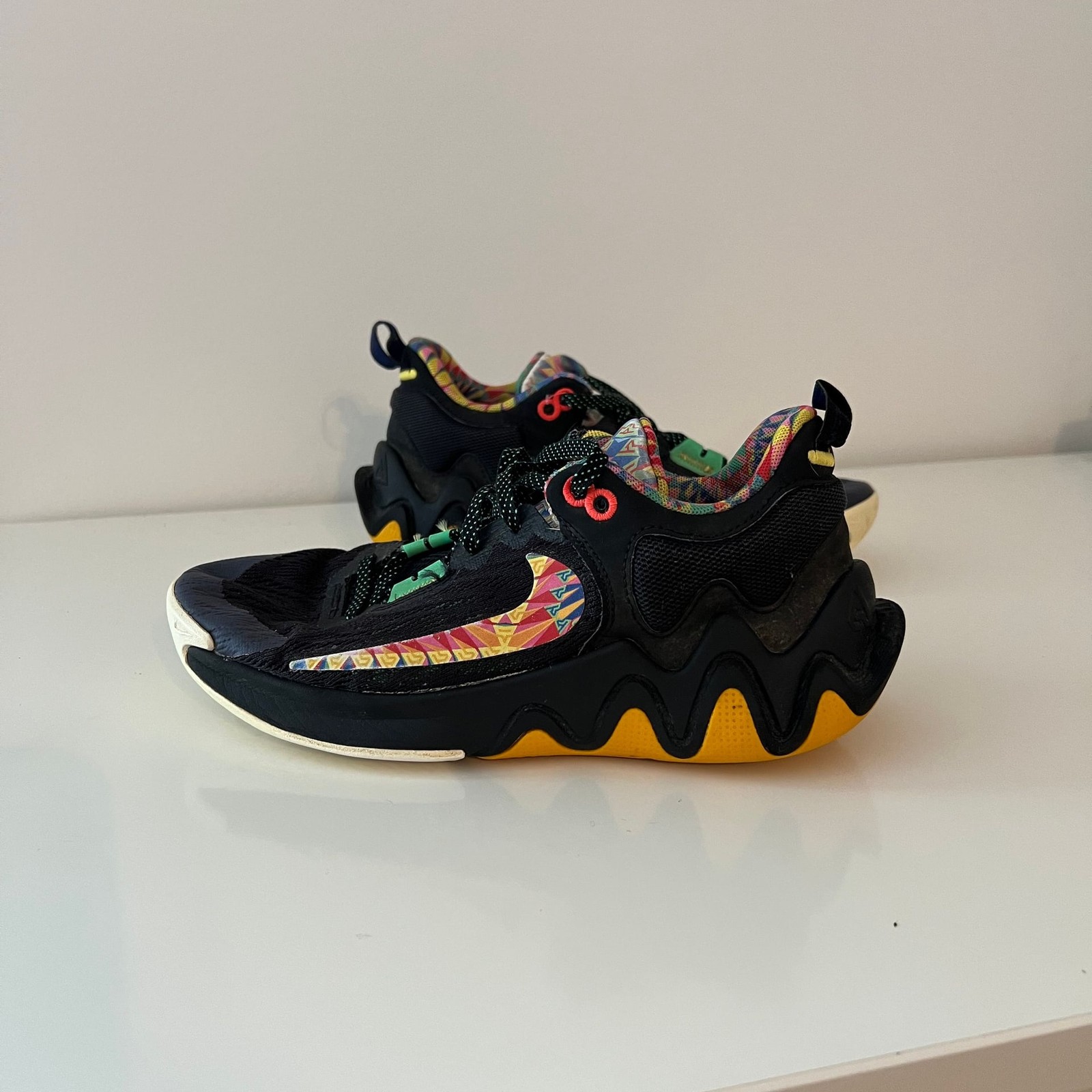 SAOLA Scarpe da basket Nike Giannis Immortality 2 nere arcobaleno