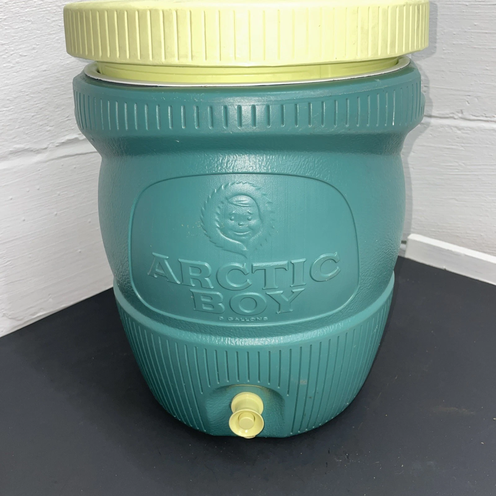 Arctic Boy Beverage Cooler Jug Insulated Dispenser Sports Water Drinks Ice Rare
