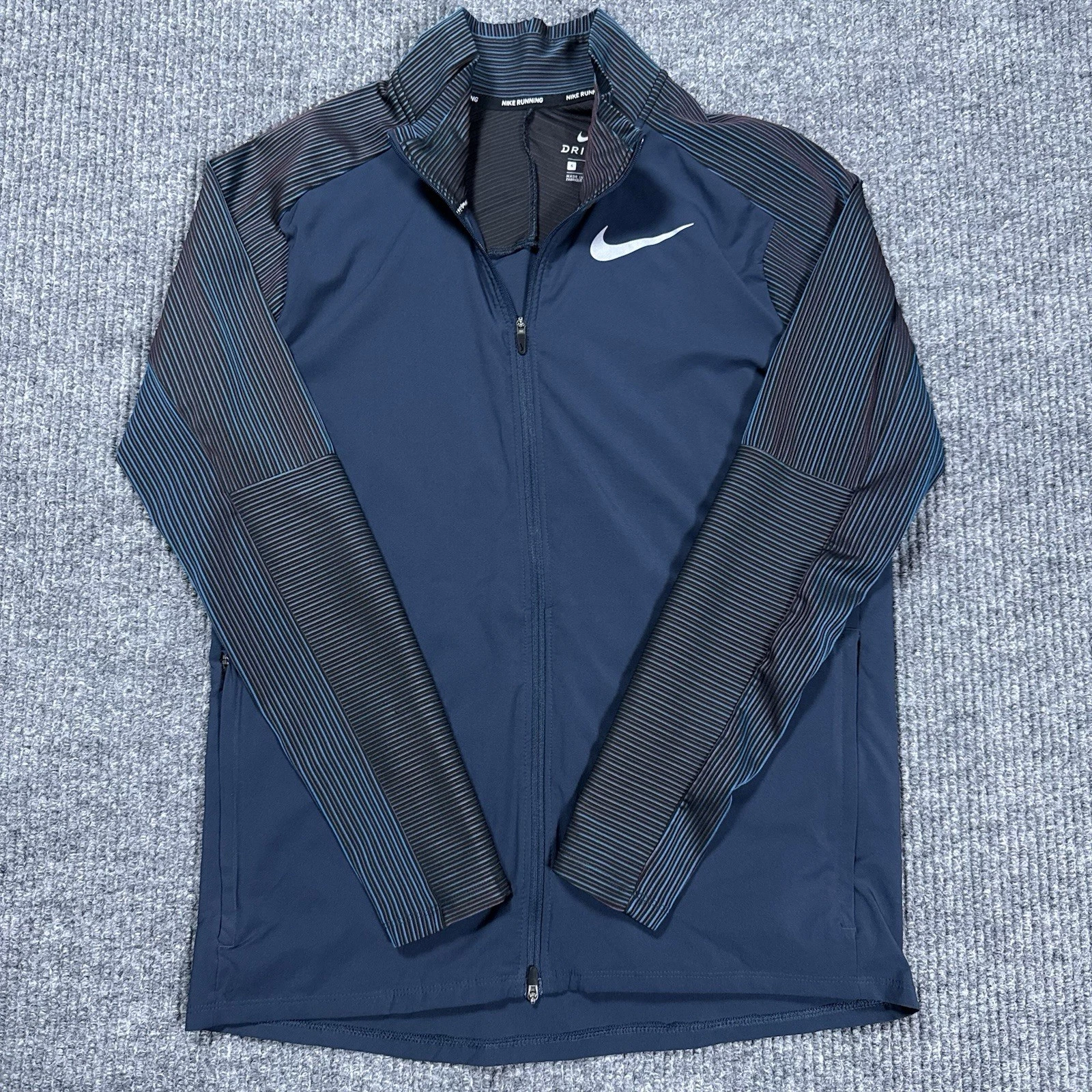 Nike Element Future Fast Hybrid Running Top Jacket FULL ZIPPER Sz S CU5397-458
Opens in a new window