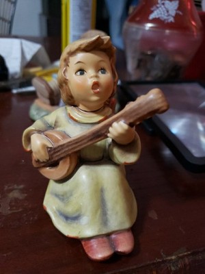 Hummel Figurine ''SOUNDS OF THE MANDOLIN'' Hum 438 1960-1972