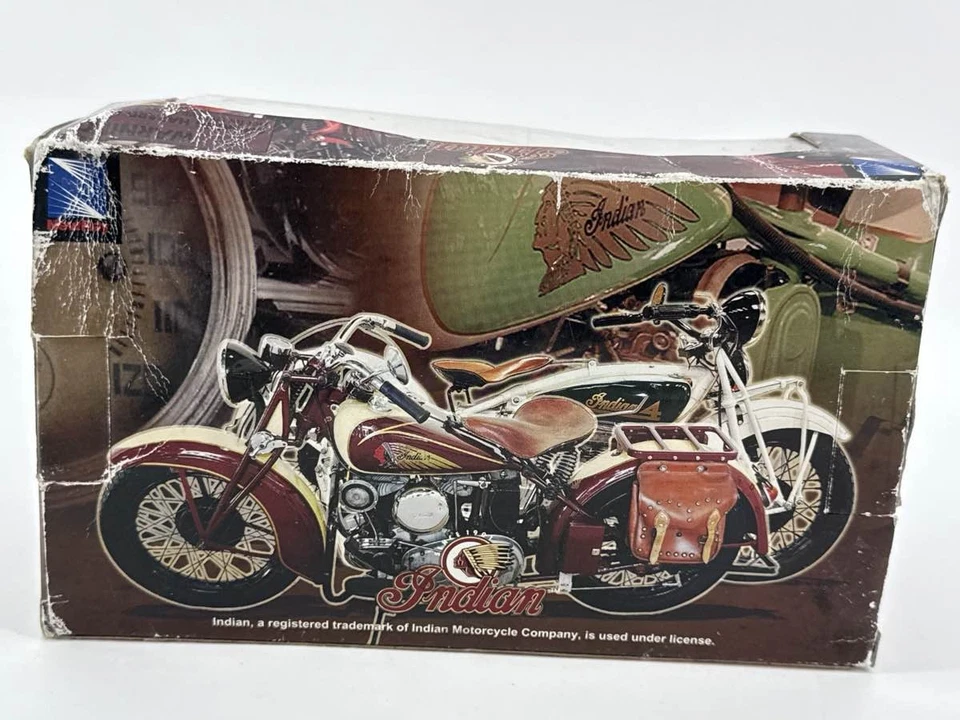 NewRay 1934 Indian Sport Scout 1:12 Diecast Motorcycle Yellow Brown Damaged Box - Image 3 of 4