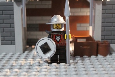 Lego minifigures Wolf Faction Spearmen