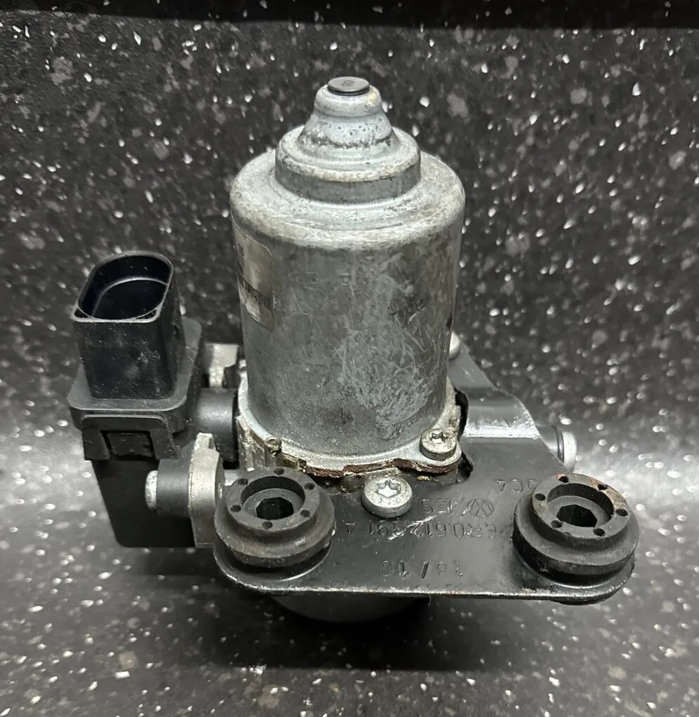 VOLKSWAGEN GOLF MK4 BRAKE ASSIST VACUUM PUMP 1J0612181B 20002004 (47