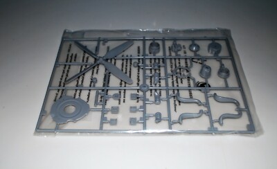 TRUMPETER F8F-2 BEARCAT 02248  PARTS  SPRUE E-PROPELLER+TRANSFER CASE+MORE 1/32