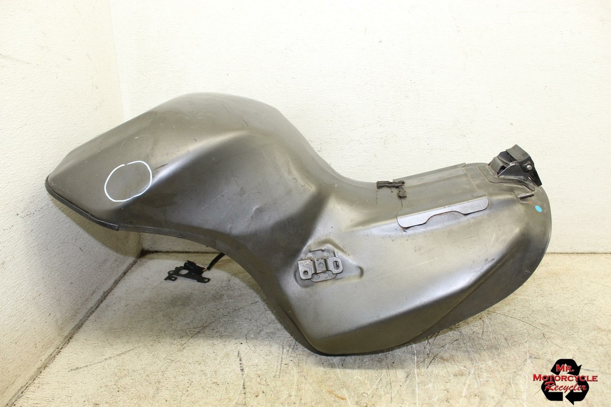 ななページ 2006 KAWASAKI NINJA ZX14 GAS TANK FUEL CELL PETROL RESERVOIR 51073