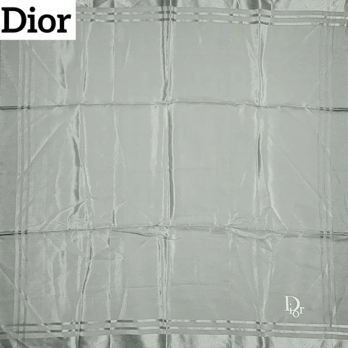 Foulard Christian Dior 100% soie gris motif carreaux 27,2x26,4 en Made in Japan