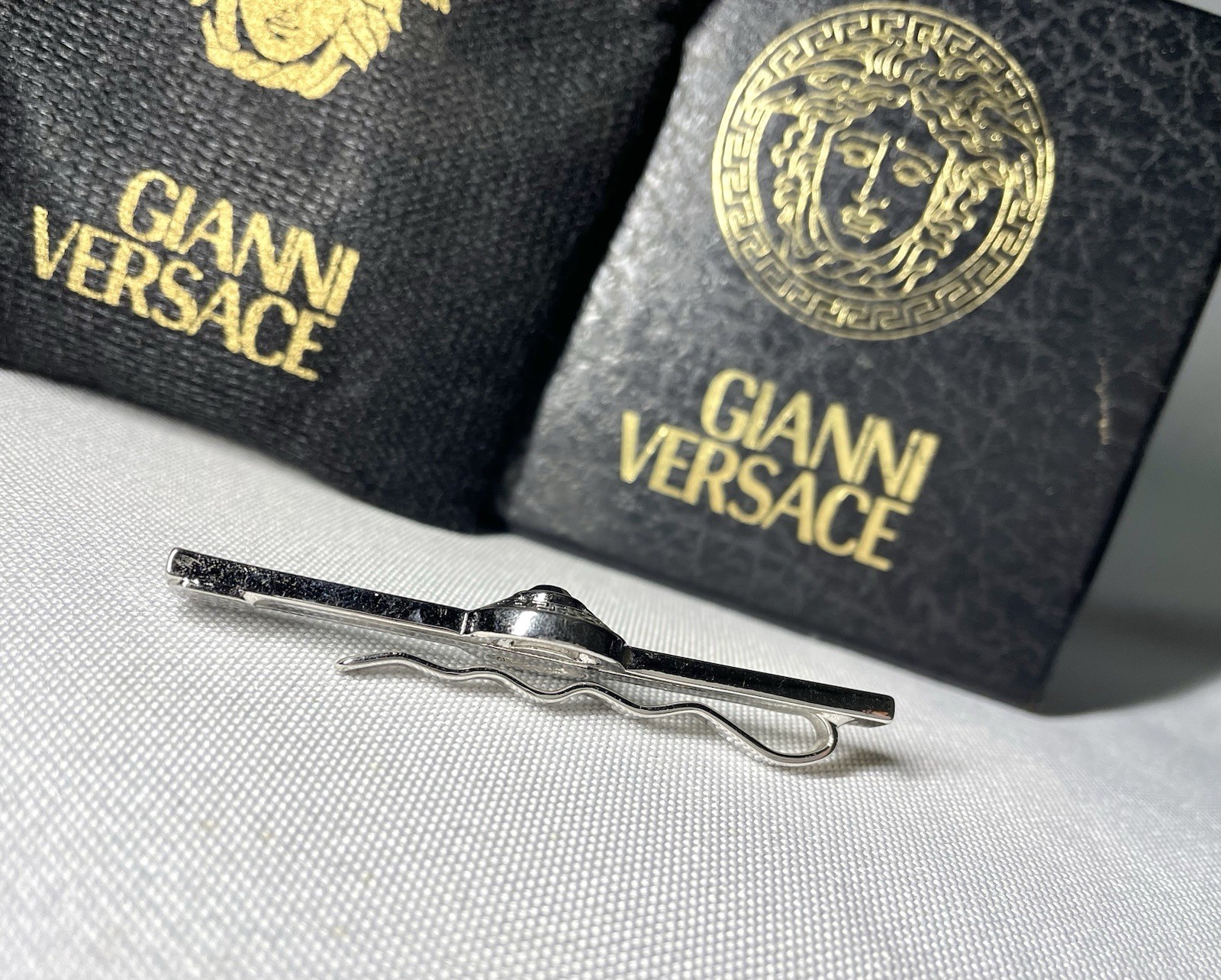 Auth Gianni Versace Greca Design & Black Stone Decor tie clip bar chrome silver thumbnail 7