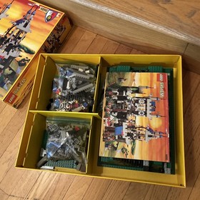 LEGO ( Incomplete Parts ) System 6090 Royal Knights Castle Classic Retired Set