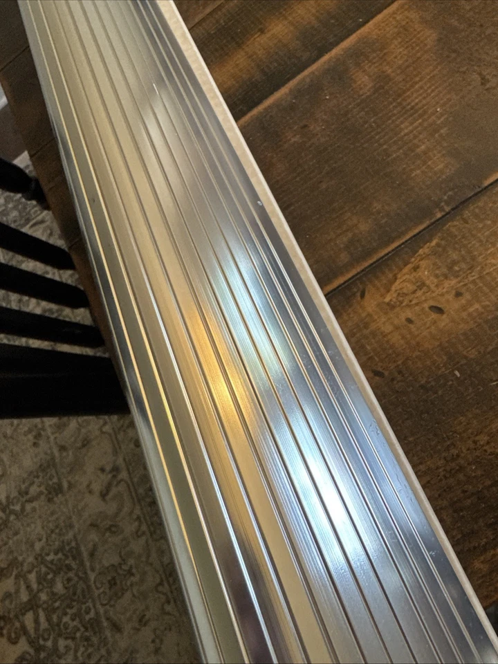 Protector de puerta trasera Deezee 1120 para camioneta Ford 1974-79 de colección Foto 4 de 4