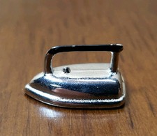 VINTAGE IRON FOR MINIATURE DOLLHOUSE OR ROOM BOX