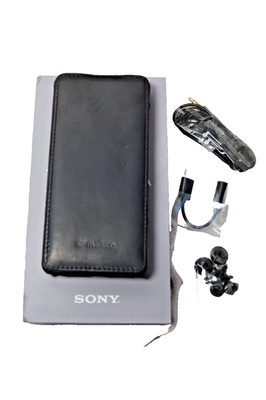 Sony Xperia XZ2 Compact H8324 Echtleder-Klapphülle von Melkco und Zubehörpaket