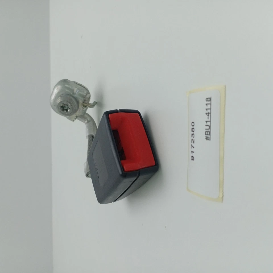 BMW M5 2011-2016 HEBILLA CINTURÓN SEGURIDAD TRASERO DERECHO 9172380 Foto 3 de 4