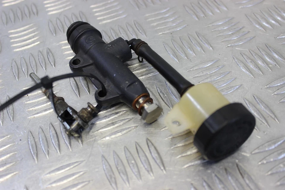 Cilindro maestro de freno trasero Ducati Multistrada 620 Brembo 2005 a 2007 MTS B046 Foto 2 de 4