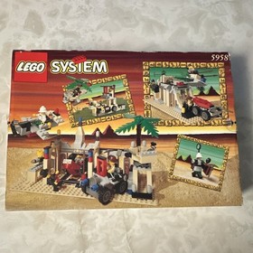 LEGO Mummy's Tomb 5958 Adventurers Complete Set Johnny Thunder, Mummy, Box