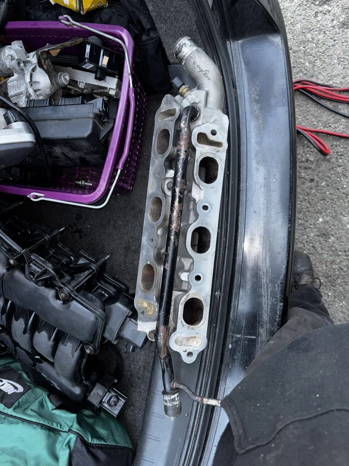 2005-2010 Chrysler 300 / Dodge Charger / Magnum 3.5L Upper & Lower Intake Mani - Image 3 of 4