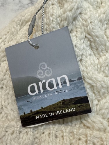 ARAN Woollen Mills Merino Wool Winter Beanie Hat, One Size, Pom Pom Buttons NWT - Picture 2 of 3