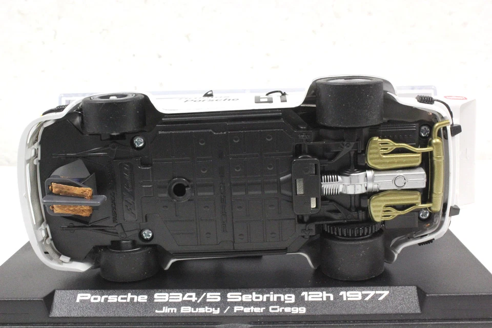 Трассовая автомодель Slotwings W065-01 Brumos Porsche 934/5 Sebring 12h 1977, No61 1:32 - Изображение 4 из 4