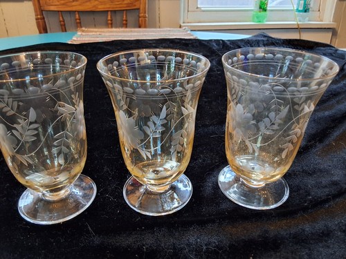 Set of 4 Amber Etched Floral Footed Glasses – Tiffin-Style, 4.25″ H - Picture 4 of 8