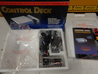 NES Nintendo Entertainment System Console Control Deck - Box & Accessories - New