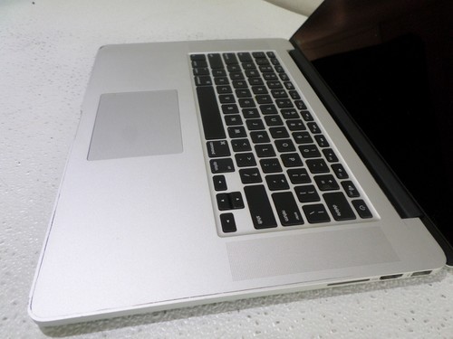 Apple MacBook Pro 2012 Retina - Intel Core i7-3720QM, Cracked LCD, No SSD - Picture 3 of 14