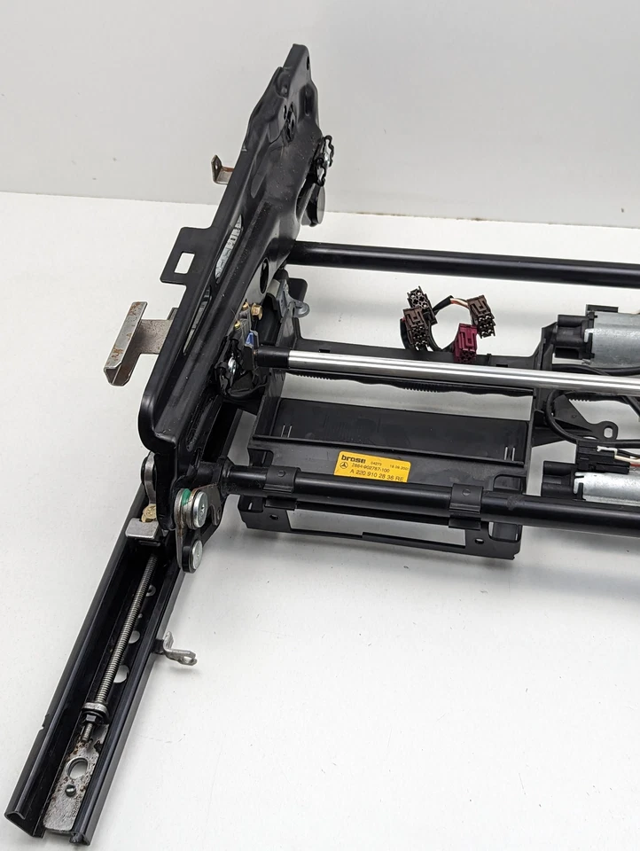 2000-2006 Mercedes-Benz S430 W220 Front Passenger Seat Rail Track 2209102836 - Image 3 of 4