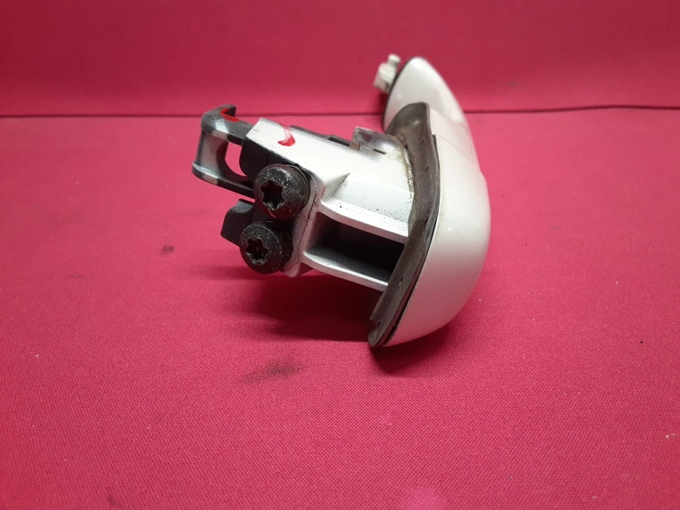 1998 1999 Volvo S70 V70 OUTER LEFT REAR DRIVER Door Handle - 189 Polar White - Image 3 of 4