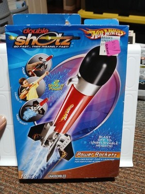 NIB Hot Wheels Double Shotz Power Rocketz Blast Off Playset Launch Flying 2005