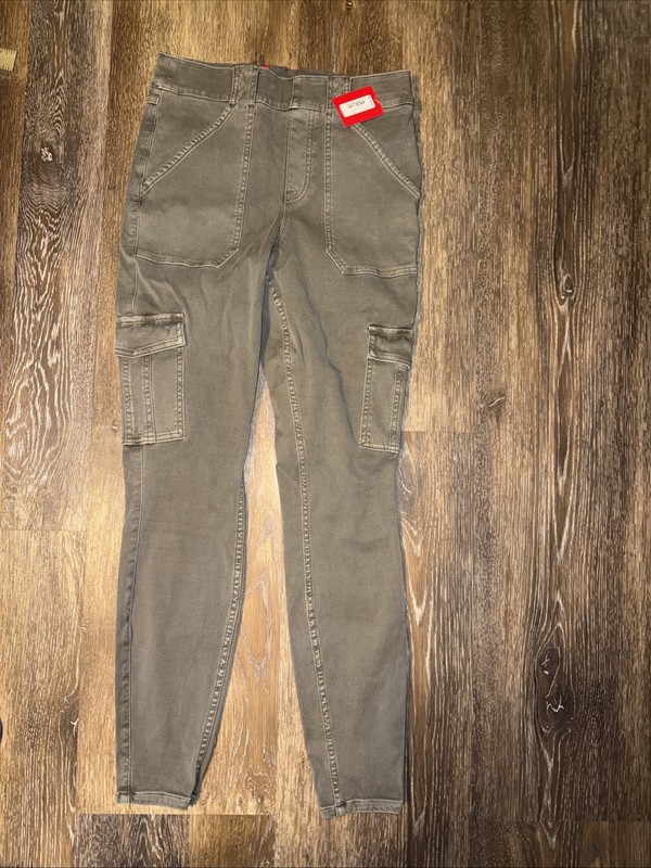 Spanx Cargo Pants Women’s Stretch Twill Ankle Gray Desert Dune NWT Med.