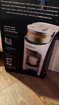Baby Brezza Formula Pro Advanced Formula Dispenser/Maker, White/Black