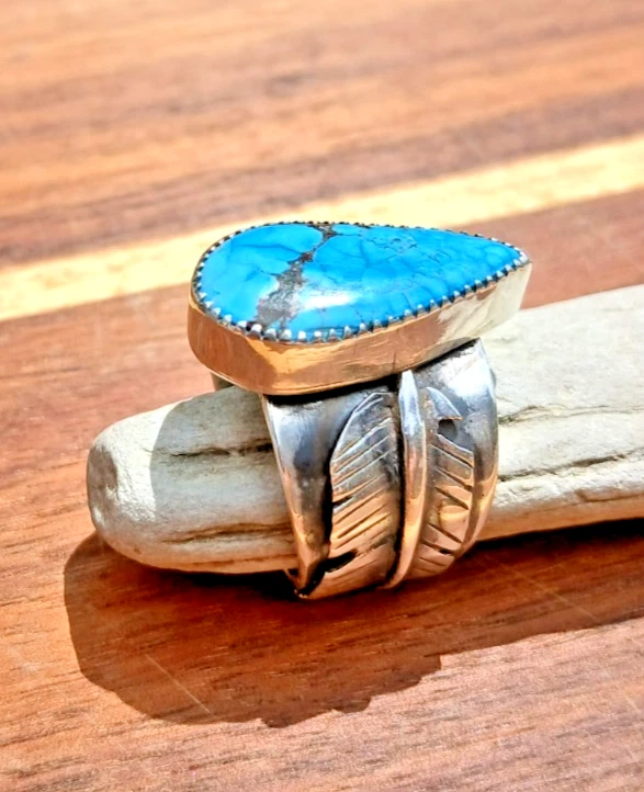 ANILLO TURQUESA PLUMAS PLATA ESTERLINA 925 HECHO A MANO EE. UU. TALLA 9,5 Diseño interior Foto 3 de 4