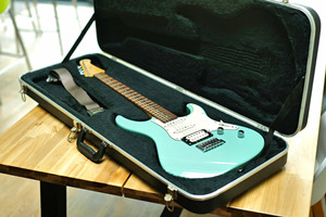 Yamaha Pacifica PAC112V Guitar Blue w/ Hard Case.