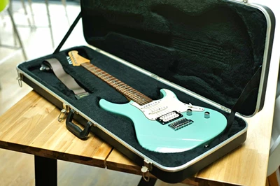 Yamaha Pacifica PAC112V Guitar Blue w/ Hard Case.