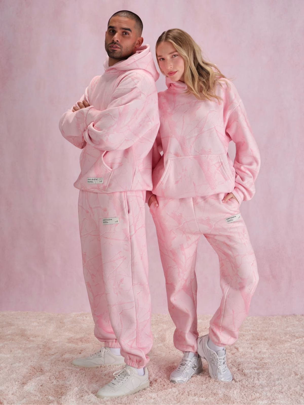 Comfort Camo Hoodie Unisex Petal Pink Oak Size M (NWOT)