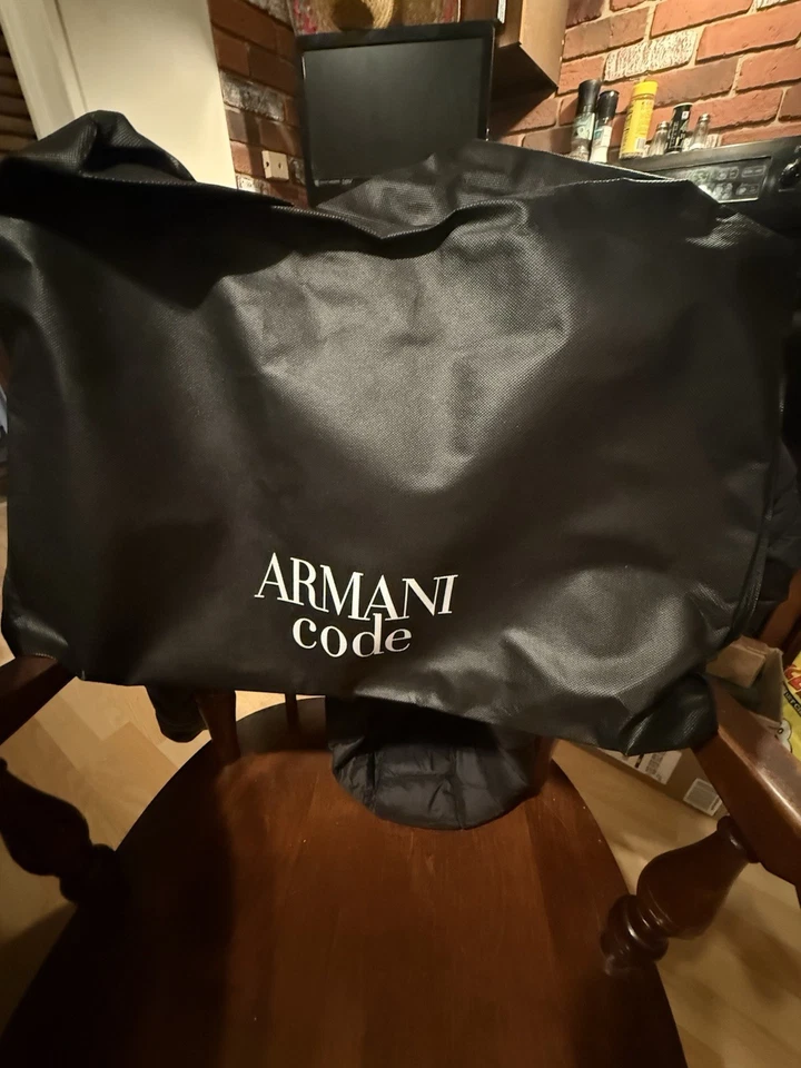 Bolsa antipolvo Armani Code para hombre de Giorgio Armani Foto 3 de 4